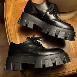 PRADA Monolith brushed leather lace-up shoes EU 40